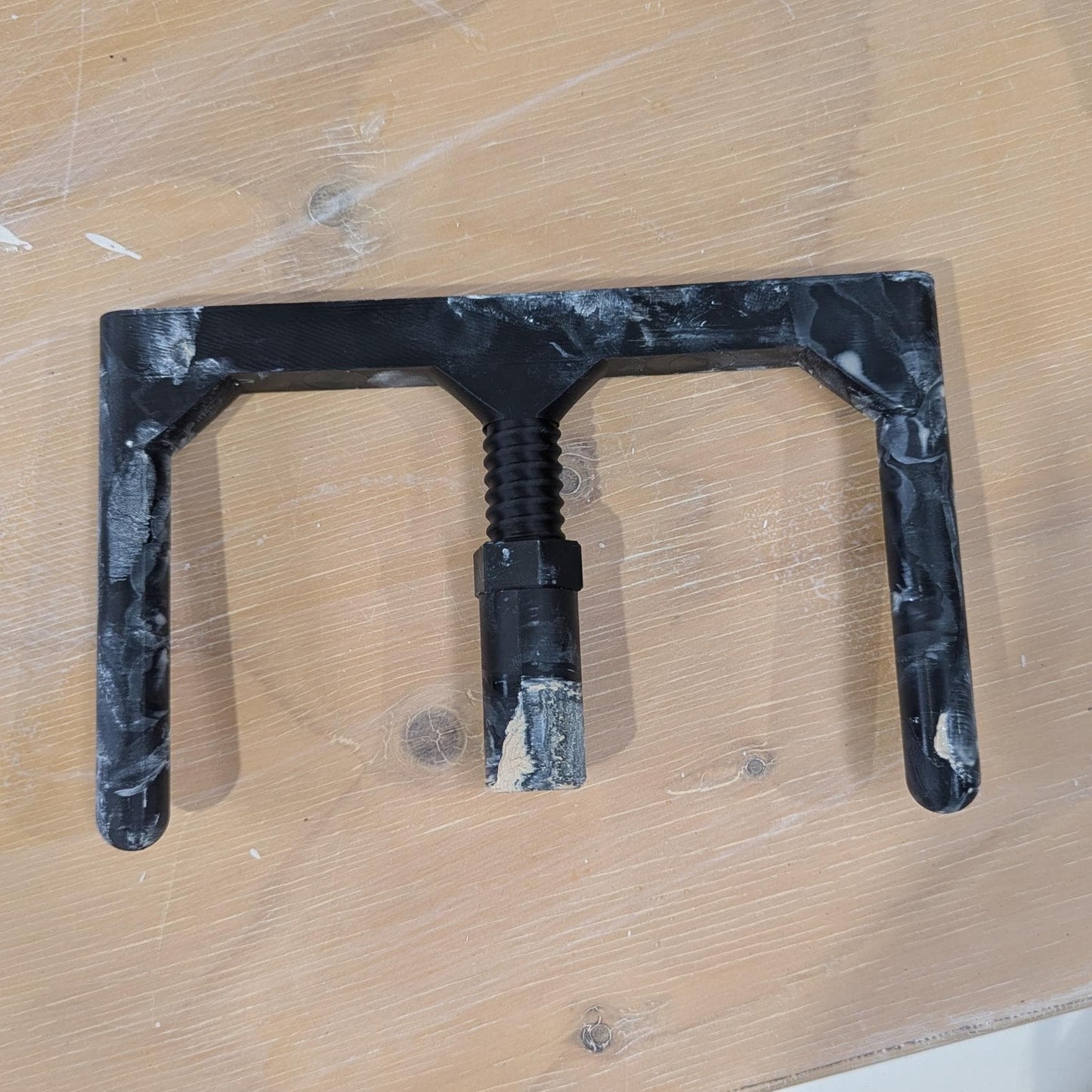 Pottery base setting tool with a 0-40mm adjustable range. Pottery accessibility aid, and an essential beginners pottery tool.