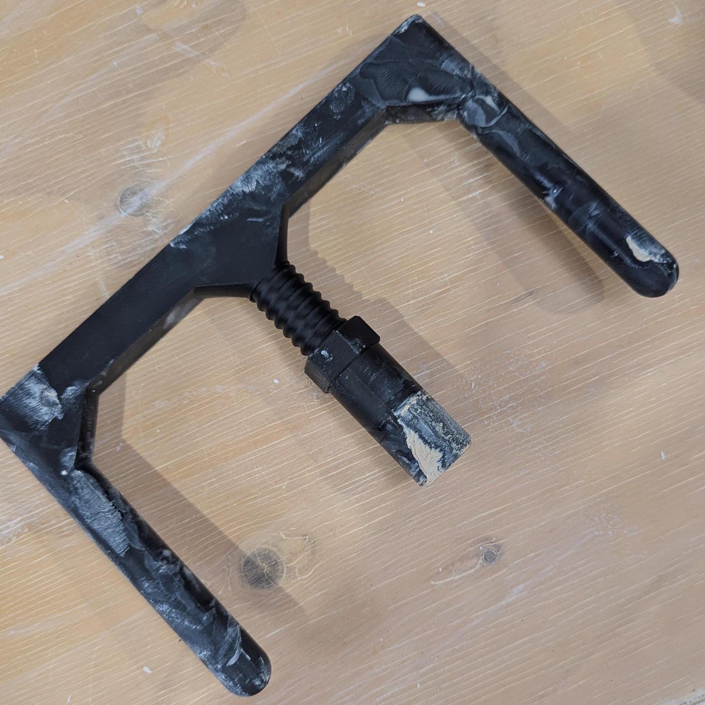 Pottery base setting tool with a 0-40mm adjustable range. Pottery accessibility aid, and an essential beginners pottery tool.